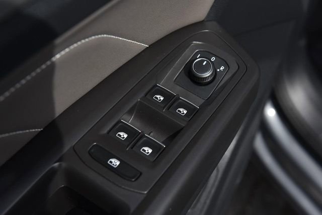 Certified 2023 Volkswagen Atlas Cross Sport SEL R-Line image 8