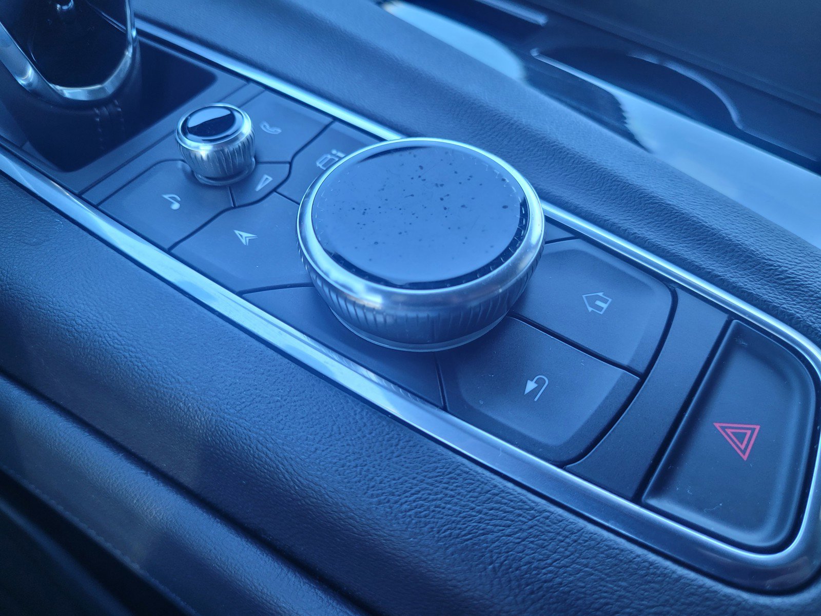 Used 2021 Cadillac Escalade Sport w/ Heavy-Duty Trailer Package image 17