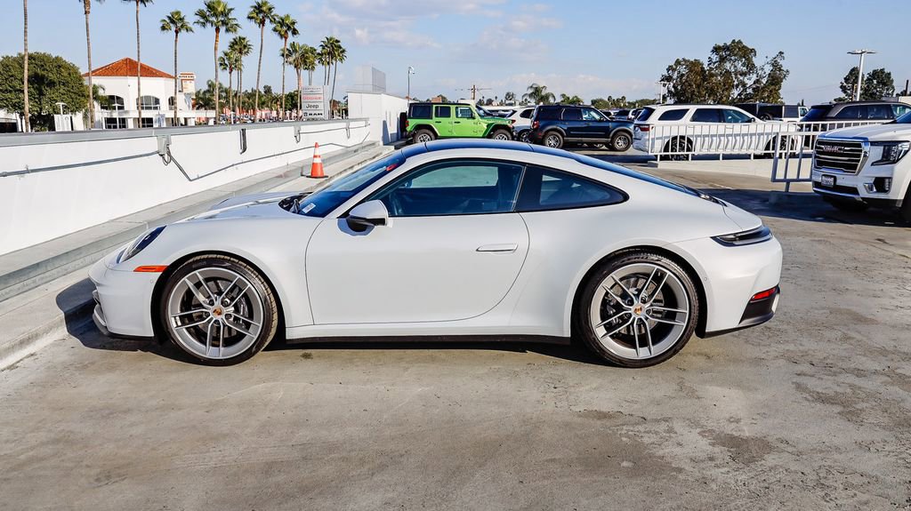 Used 2025 Porsche 911 Carrera image 13