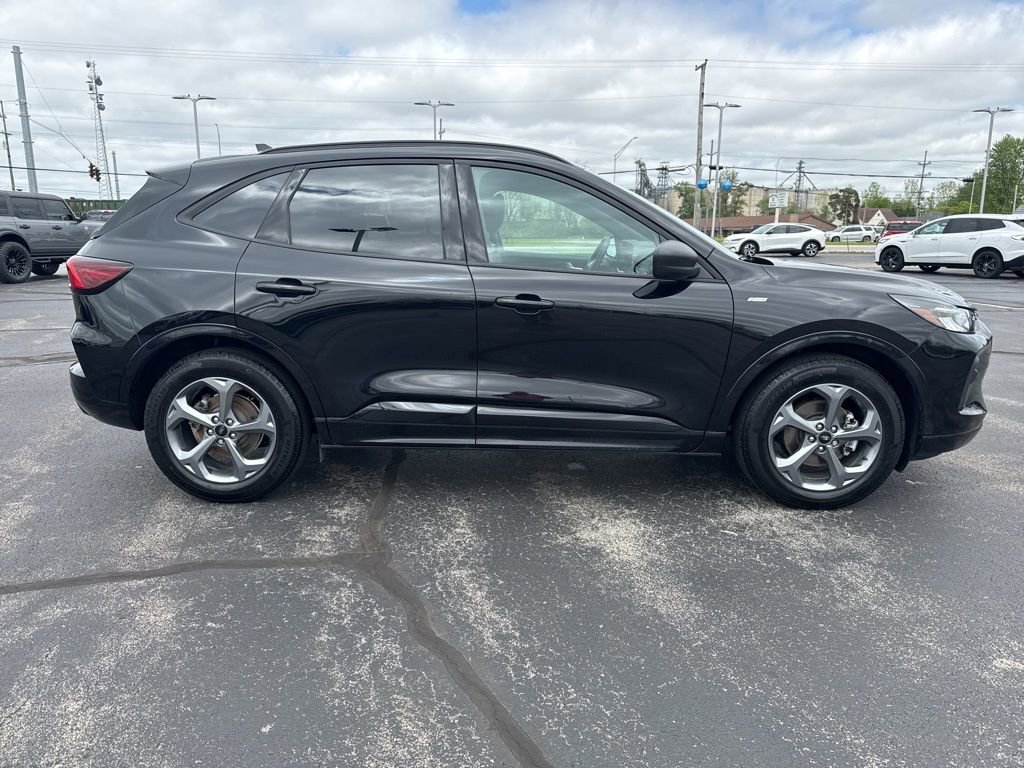 Used 2024 Ford Escape ST-Line w/ Tech Pack #1 FWD image 8