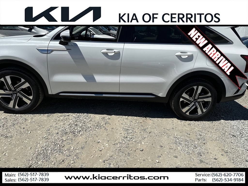 Certified 2023 Kia Sorento EX AWD/4WD image 2