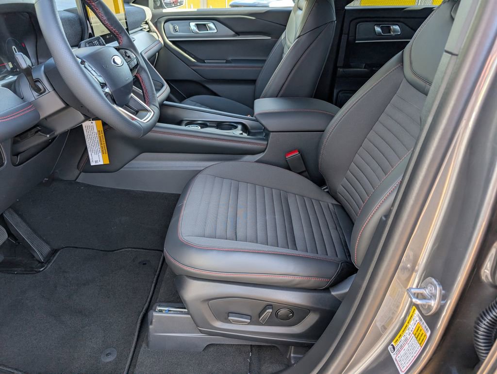 New 2026 Ford Explorer ST-Line w/ ST-Line Street Pack image 9