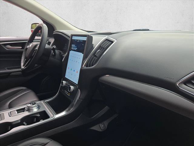Used 2022 Ford Edge Titanium AWD/4WD image 19
