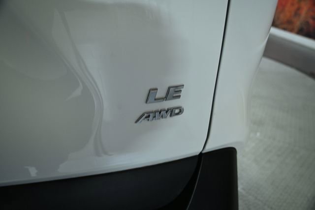 Used 2022 Toyota RAV4 LE image 16
