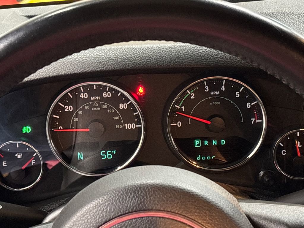 Used 2015 Jeep Wrangler Rubicon w/ Power Convenience Group image 18