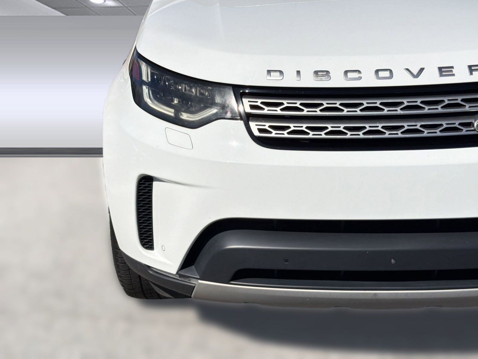 Used 2018 Land Rover Discovery HSE Luxury image 11