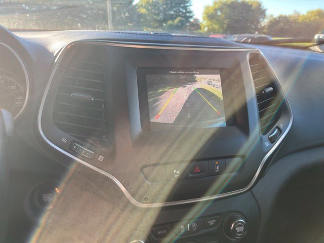 Certified 2021 Jeep Cherokee Latitude Plus AWD/4WD image 15