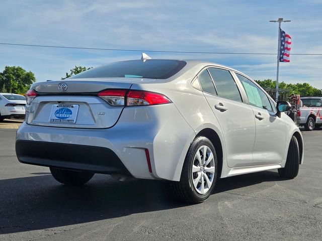 Used 2024 Toyota Corolla LE FWD image 4