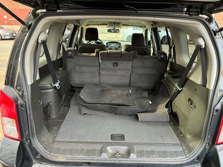 Used 2012 Nissan Pathfinder SV AWD/4WD image 8