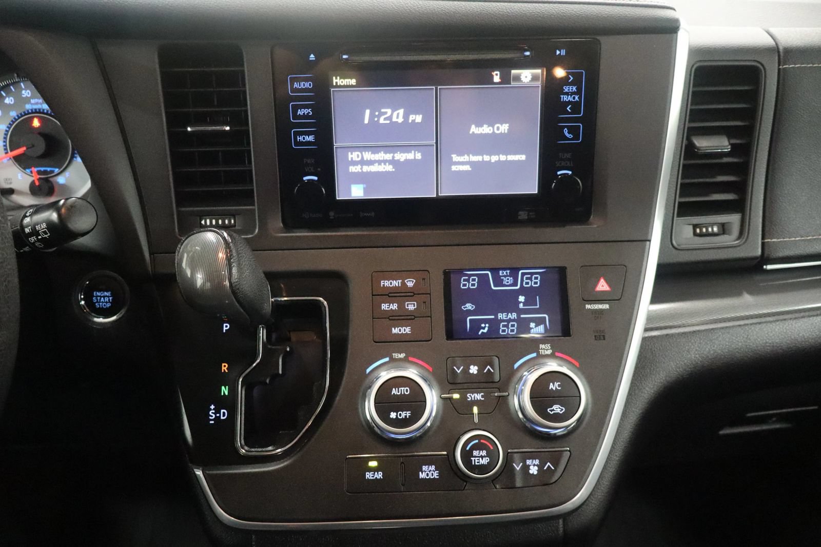 Used 2017 Toyota Sienna SE Premium FWD image 28