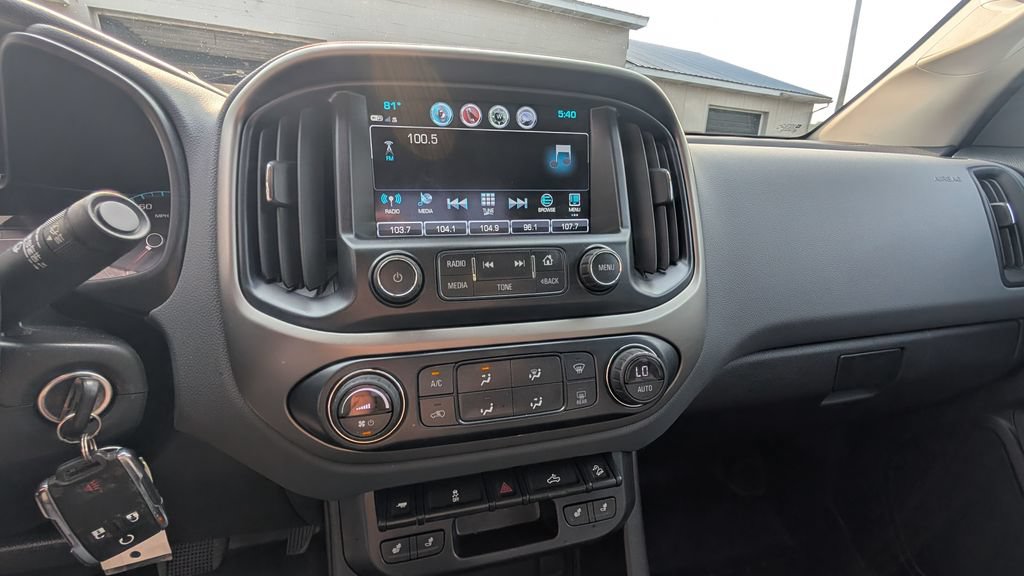 Used 2017 Chevrolet Colorado Z71 AWD/4WD image 9