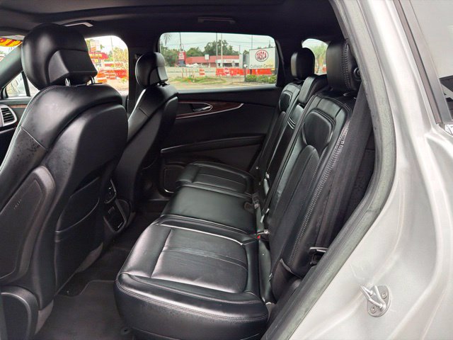 Used 2018 Lincoln MKX Reserve w/ Driver Assistance Package FWD image 12