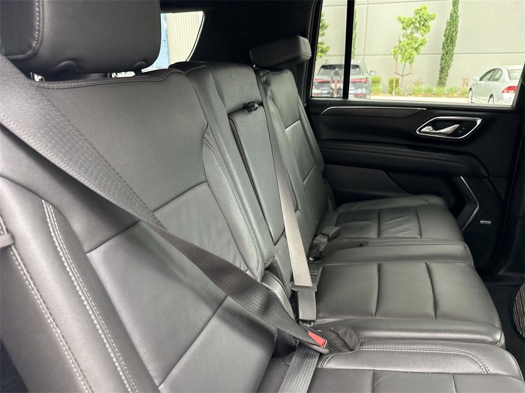 Used 2024 Chevrolet Suburban LT image 26