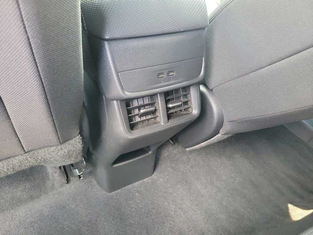 Used 2025 Chevrolet Equinox LT FWD image 13
