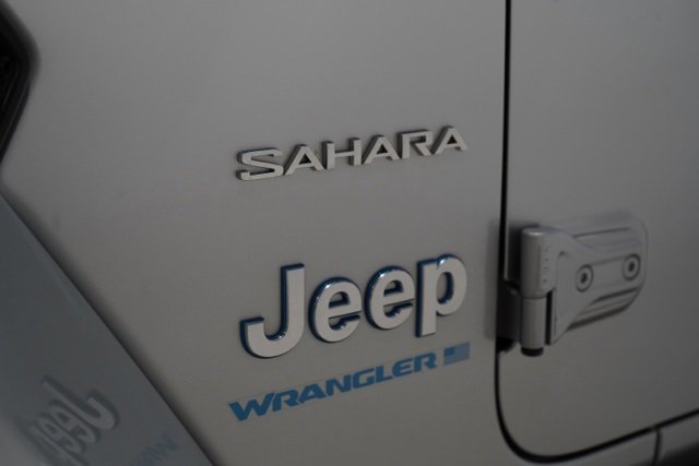 Used 2023 Jeep Wrangler Unlimited Sahara w/ Cold Weather Group image 9
