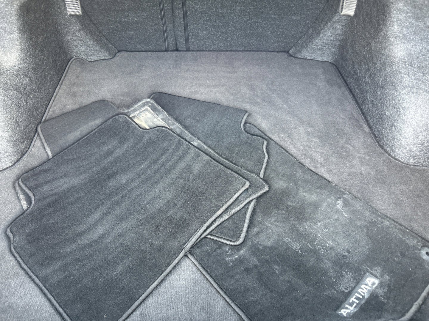 Used 2025 Nissan Altima 2.5 SV FWD image 9