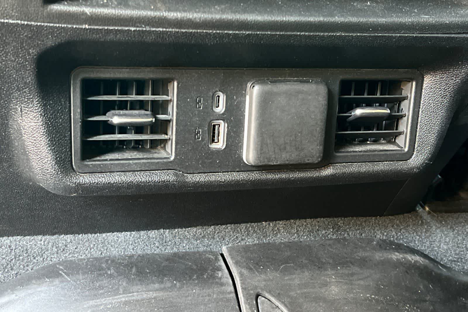 Used 2025 GMC Sierra 1500 SLT RWD image 15