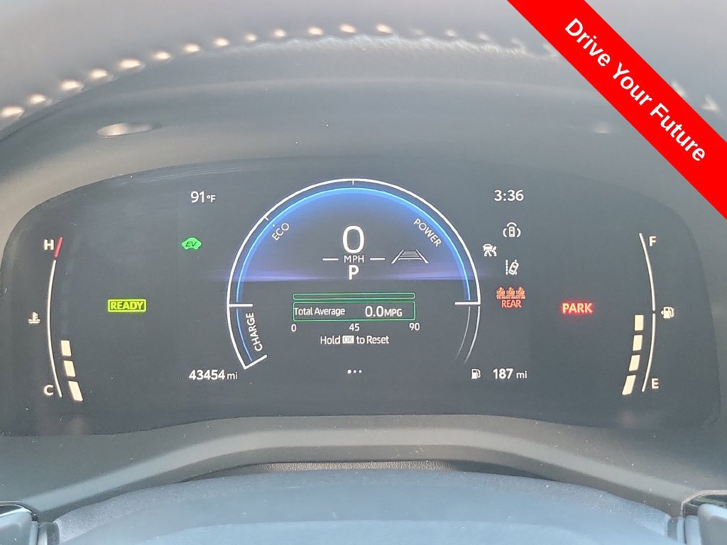 Used 2025 Toyota Camry SE w/ Convenience Package FWD image 7