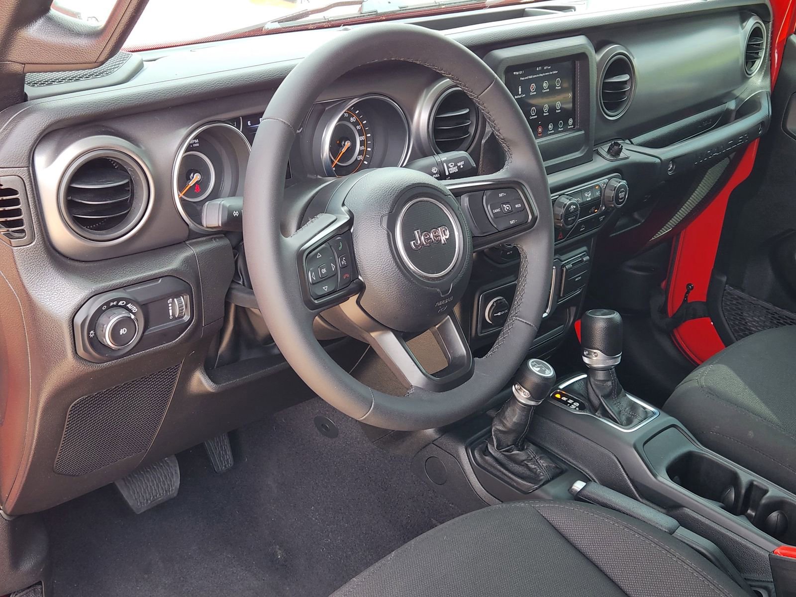 Used 2023 Jeep Wrangler Sport AWD/4WD image 33
