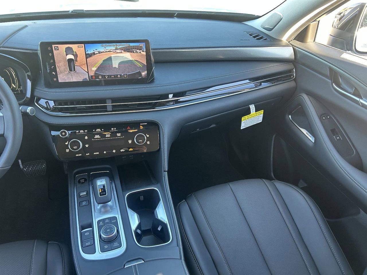 New 2026 INFINITI QX60 Luxe w/ Cargo Package image 18