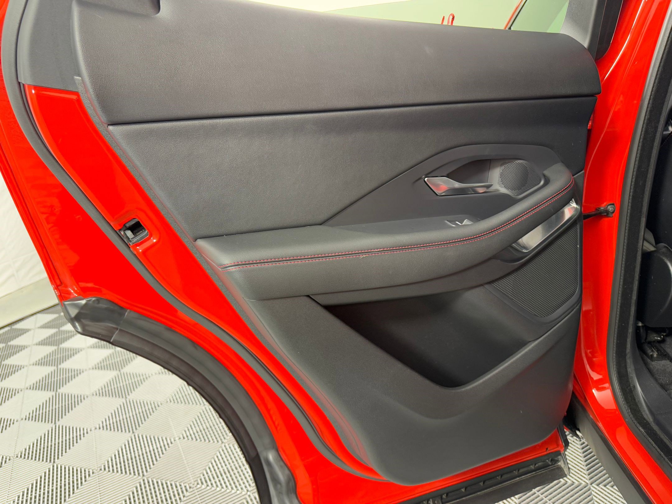 Used 2020 Jaguar E-PACE Checkered Flag image 28