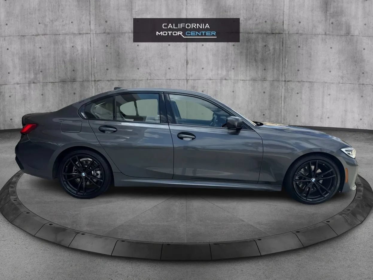 Used 2019 BMW 330i Sedan w/ M Sport Package RWD image 4