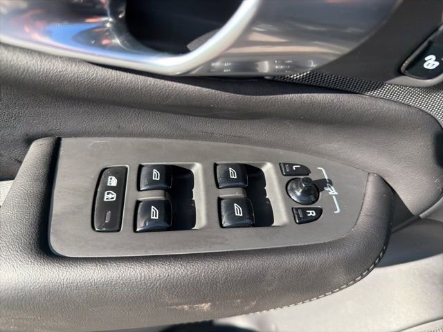 Used 2025 Volvo XC90 T8 Plus w/ Protection Package Premier image 32