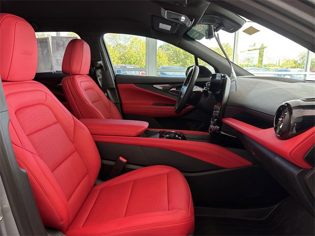 Certified 2025 Chevrolet Blazer EV SS w/ Performance Package image 21