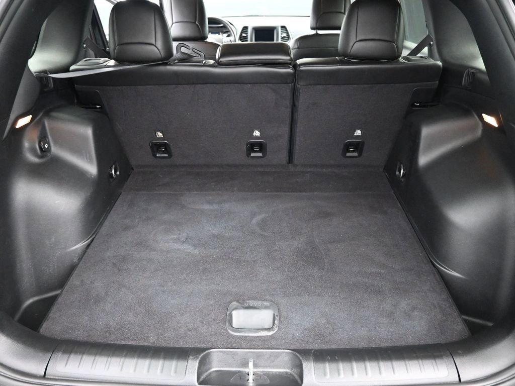 Used 2021 Jeep Cherokee Latitude Plus image 14