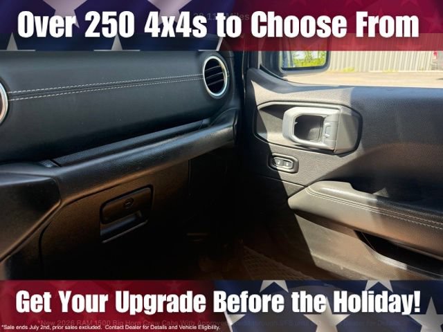 Used 2022 Jeep Gladiator Overland w/ Popular Equipment Package AWD/4WD image 32