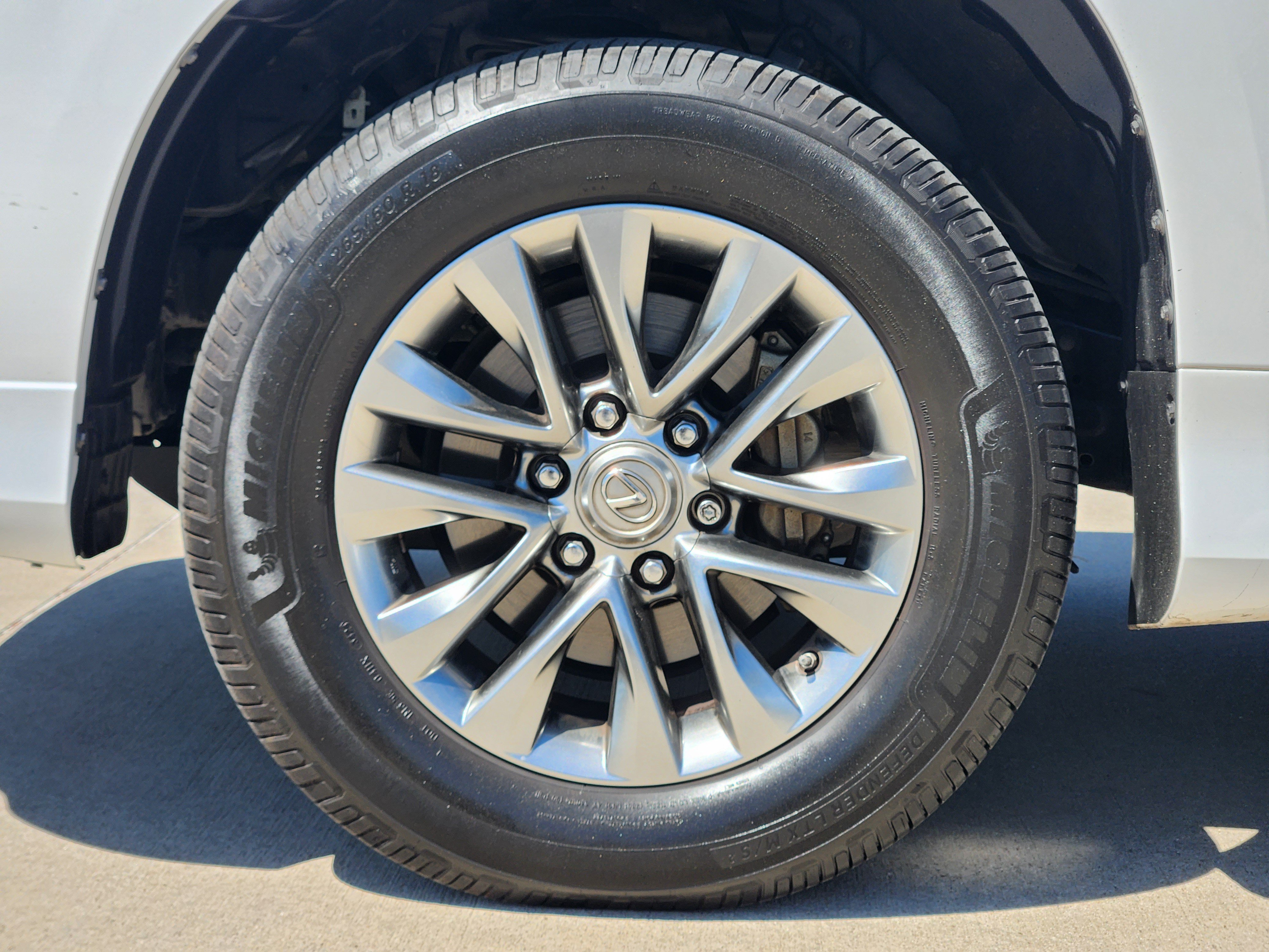 Used 2018 Lexus GX 460 Luxury w/ Preferred Accessory Package AWD/4WD image 10