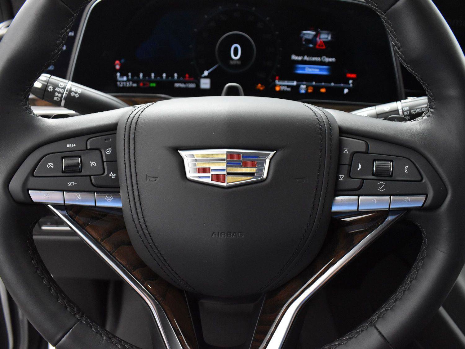 Used 2023 Cadillac Escalade Sport Platinum w/ LPO, ONYX Package AWD/4WD image 18