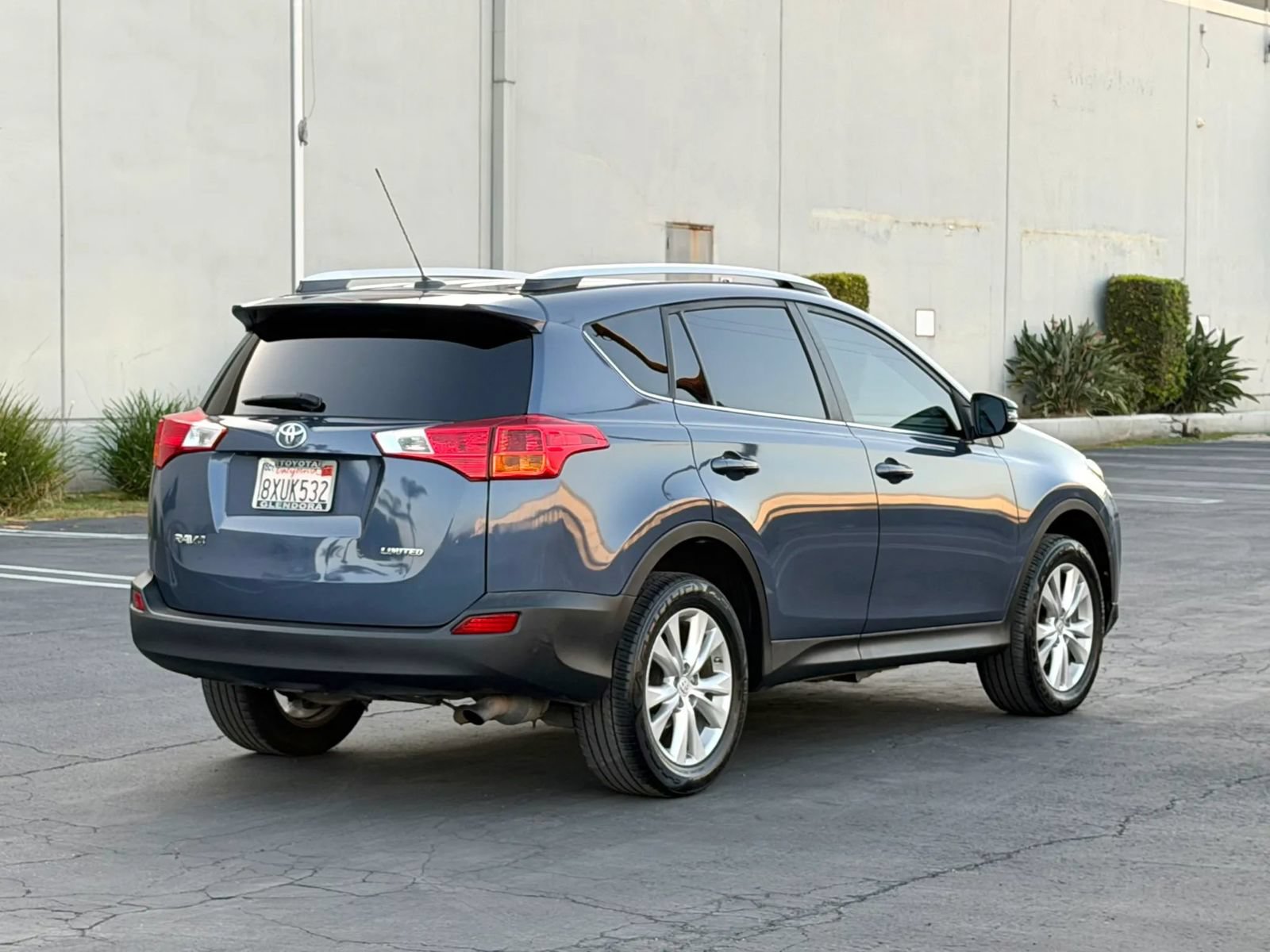 Used 2013 Toyota RAV4 Limited FWD image 4