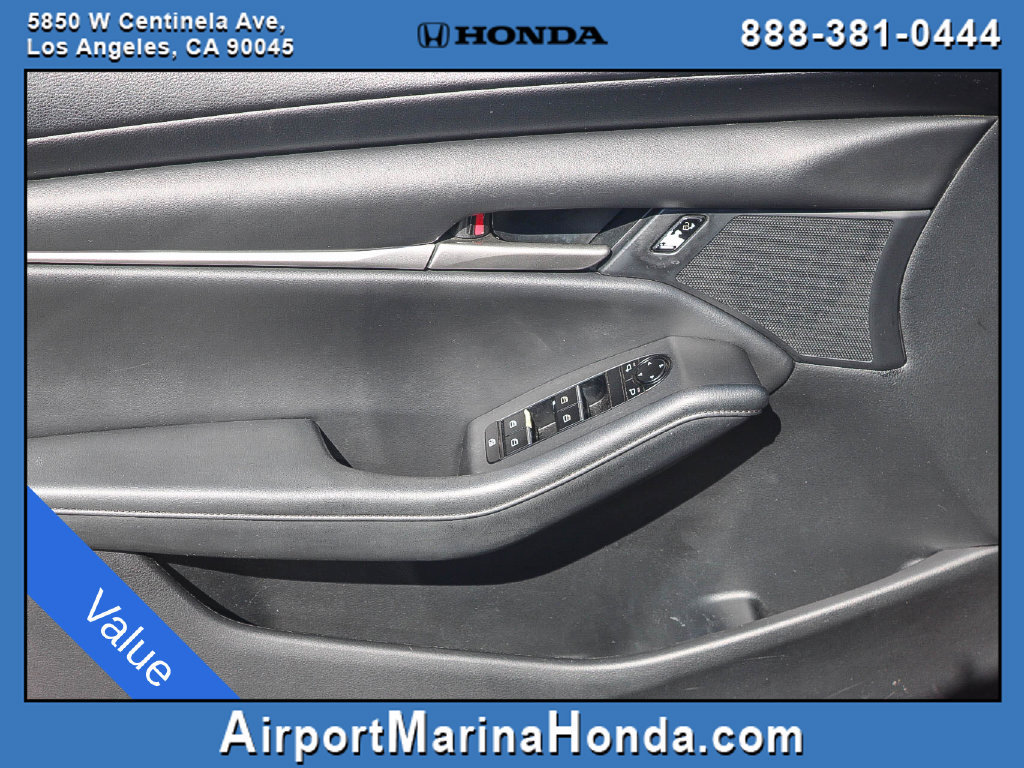 Used 2020 MAZDA MAZDA3 Hatchback FWD image 20