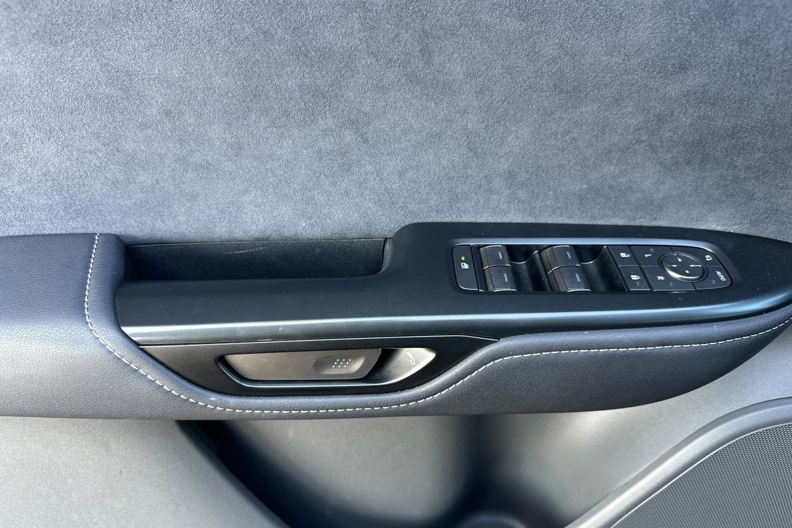 Certified 2023 Lexus RZ 450e Premium image 12