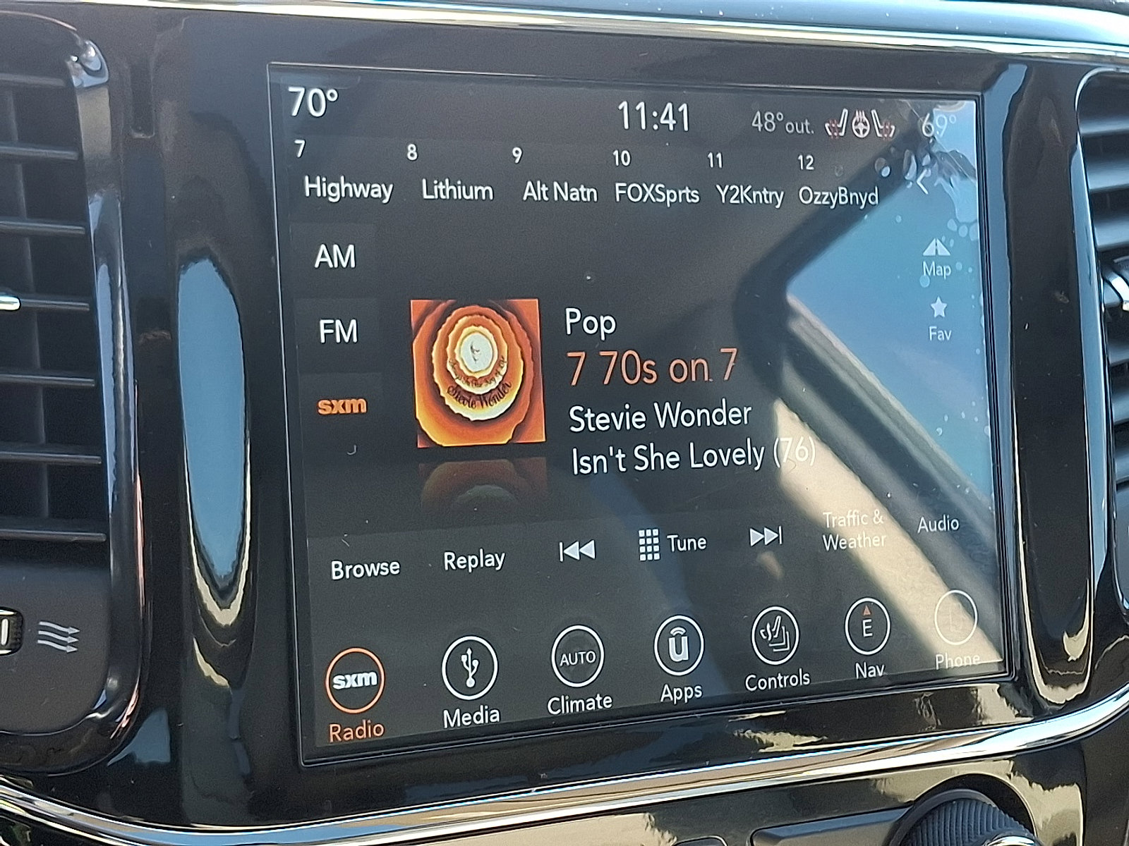 Used 2019 Jeep Grand Cherokee Limited w/ Trailer Tow Group IV image 17