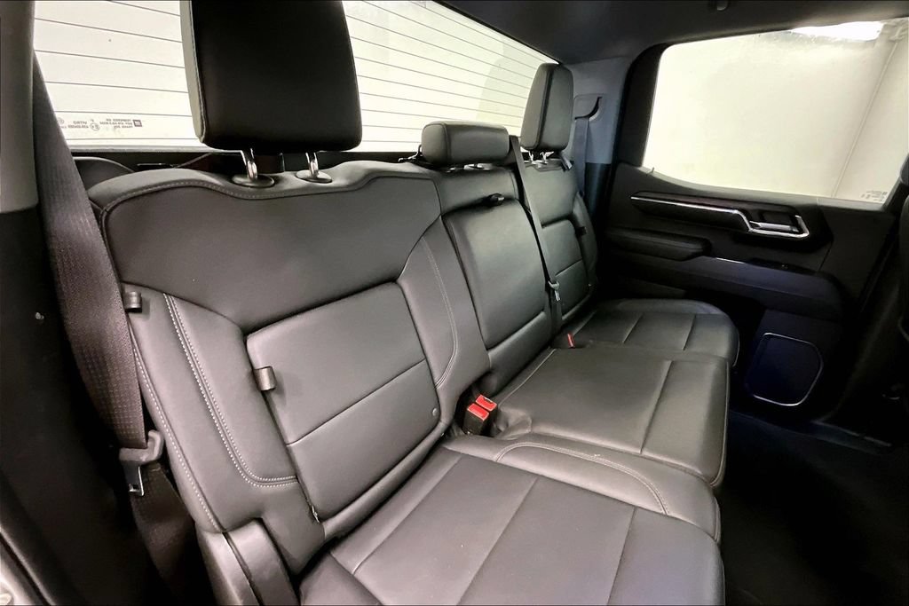 Used 2024 GMC Sierra 1500 SLT AWD/4WD image 23