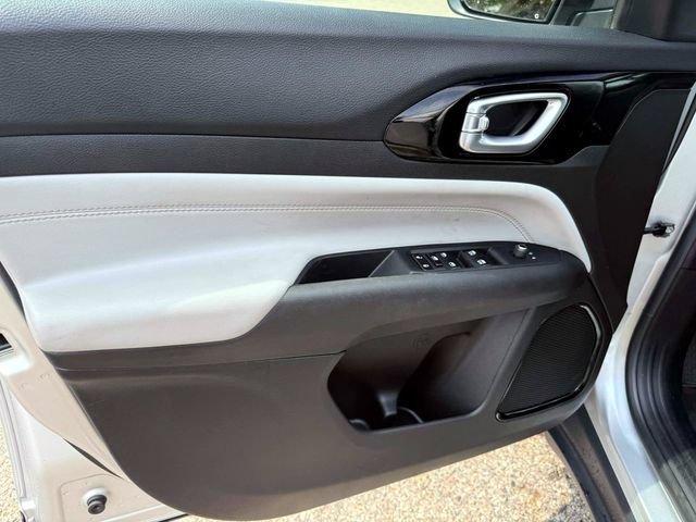 Certified 2025 Jeep Compass Limited AWD/4WD image 16