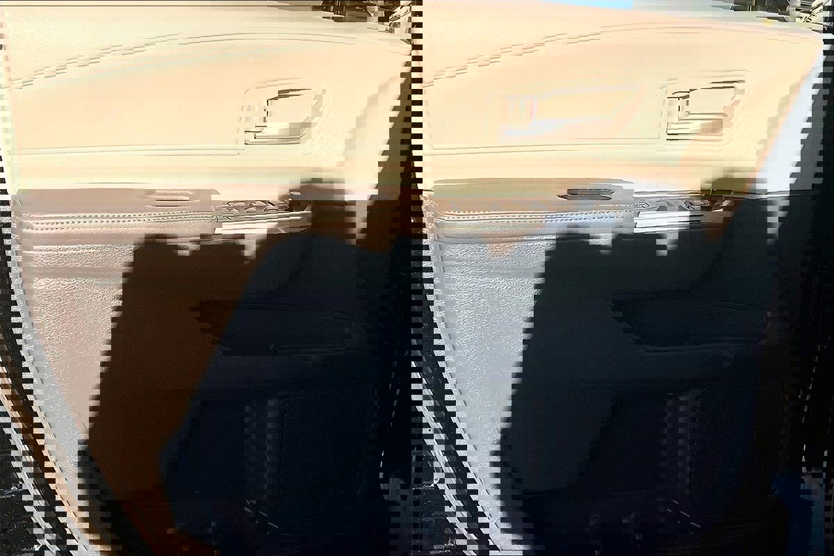 Used 2023 Toyota Sienna XLE image 19