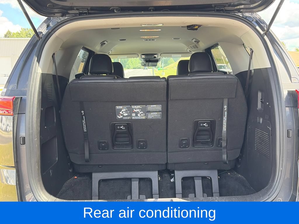Used 2024 Kia Carnival LX FWD image 8