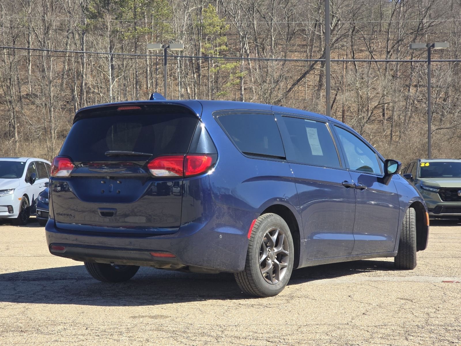 Used 2019 Chrysler Pacifica Touring Plus w/ Advanced Safetytec Group image 14