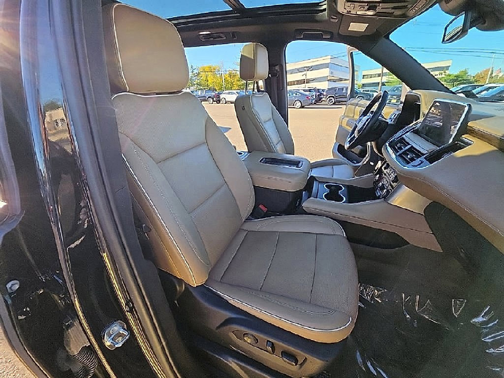 Used 2023 Chevrolet Tahoe Premier AWD/4WD image 35