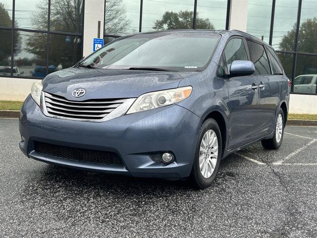 Used 2017 Toyota Sienna XLE