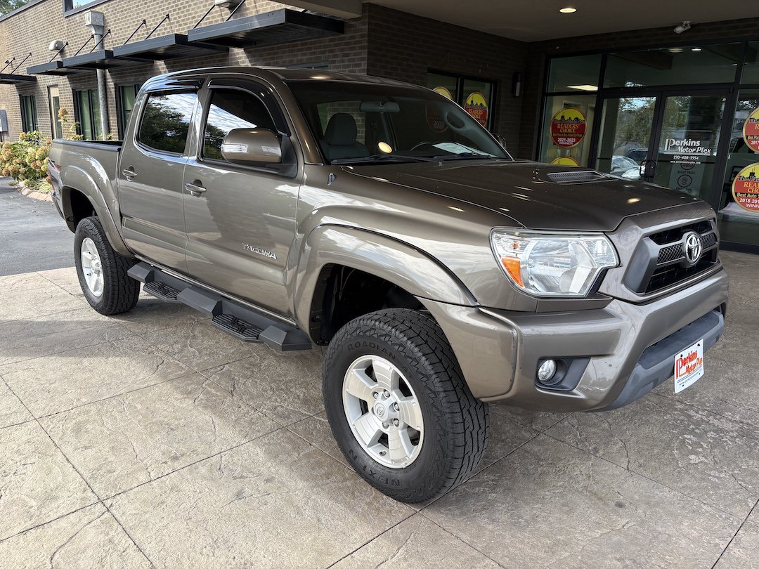 Used 2014 Toyota Tacoma 4x4 Double Cab w/ TRD Sport Package image 4