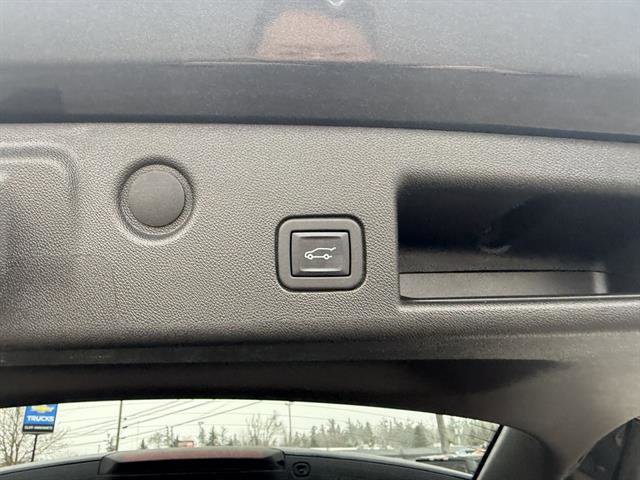 Used 2023 Chevrolet Equinox LT image 25