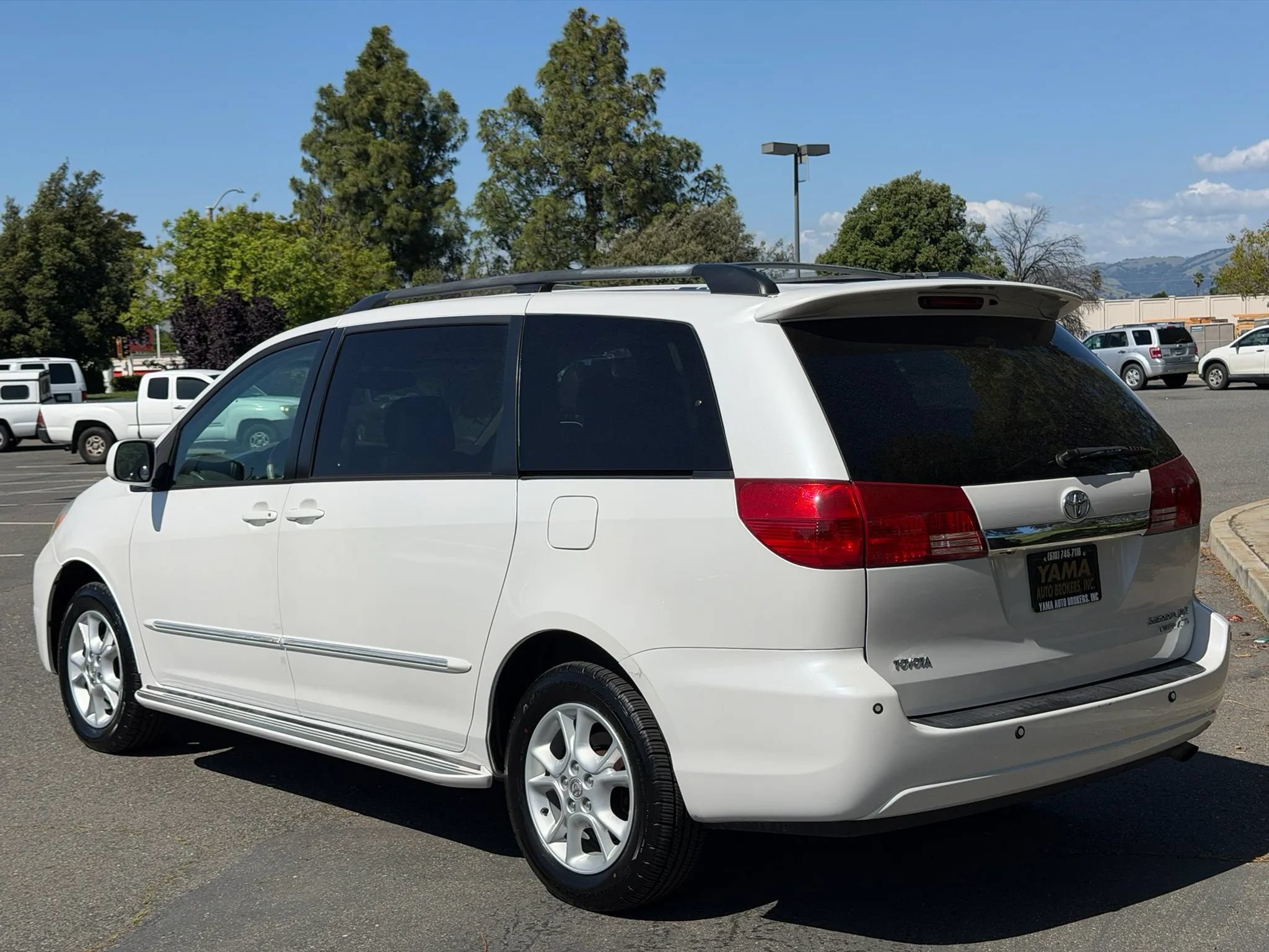 Used 2005 Toyota Sienna XLE Limited w/ XLE Limited Pkg 2 AWD/4WD image 3