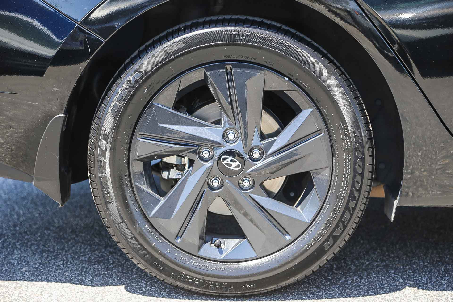 Used 2023 Hyundai Elantra Blue FWD image 13