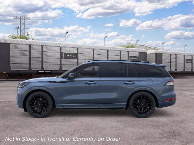 New 2026 Lincoln Aviator Reserve AWD/4WD image 3
