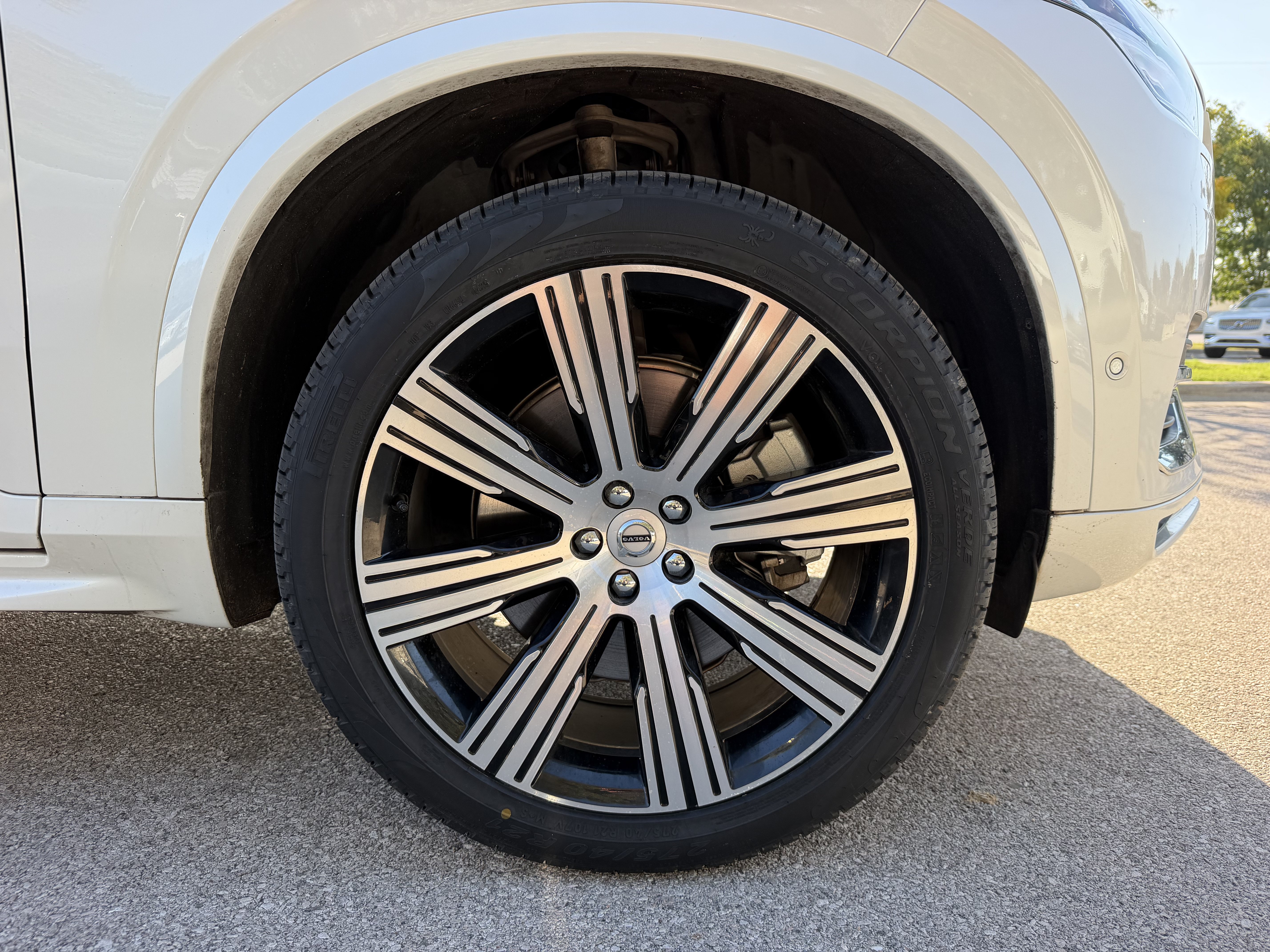 Certified 2024 Volvo XC90 T8 Plus w/ Protection Package Premier AWD/4WD image 9