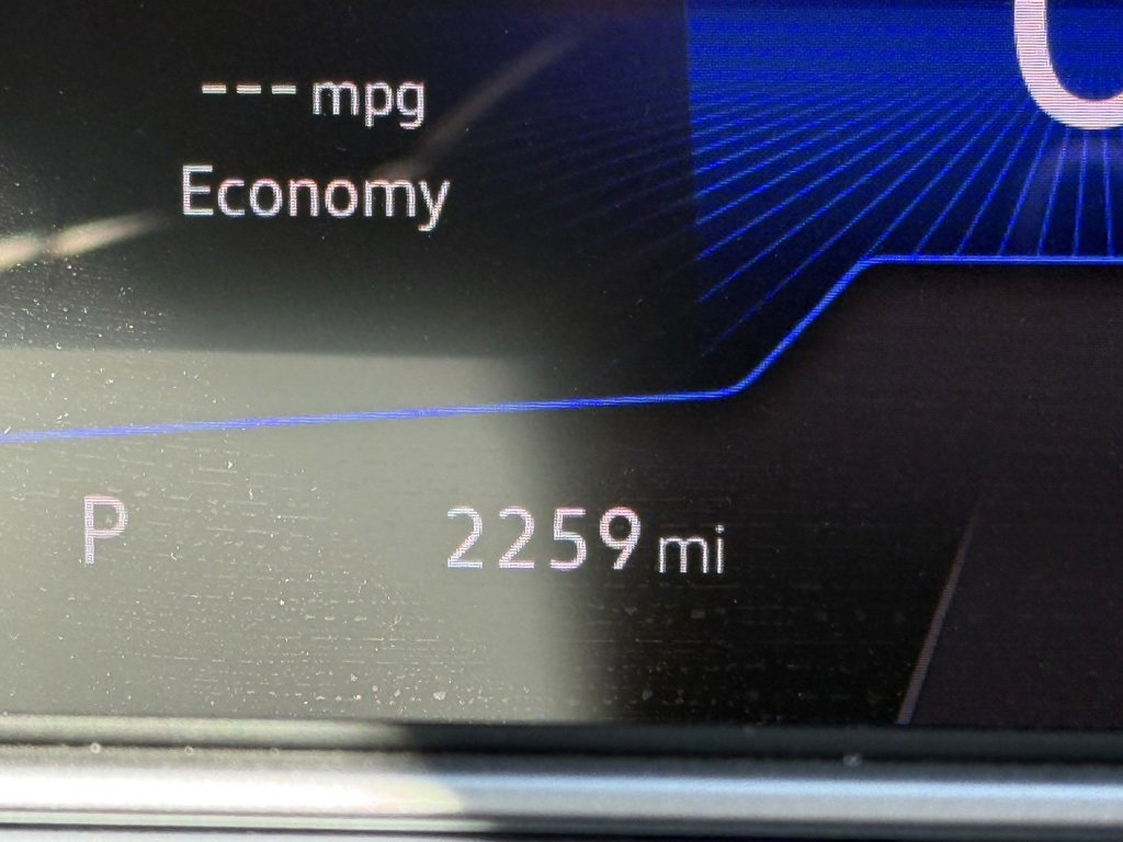 Used 2025 Volkswagen Taos SE image 13